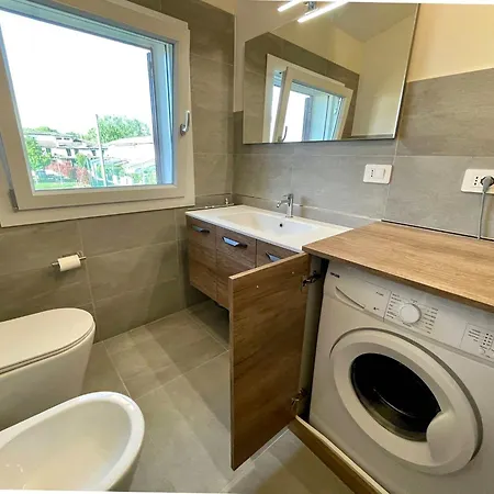Spacious On Two Floors With Corner Garden * Порто-Санта-Маргерита-ди-Каорле